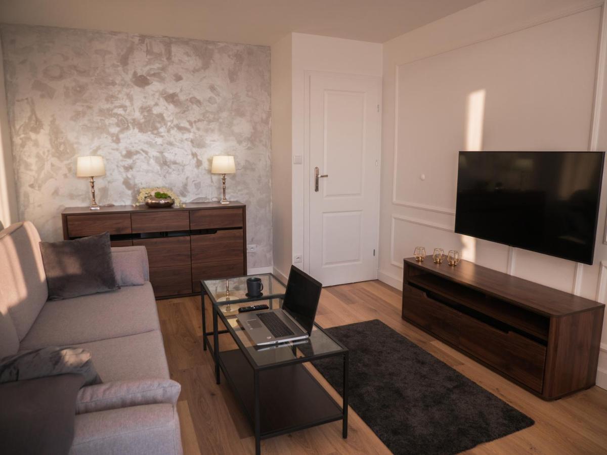 Apartament Plaza 41 กดัญสก์ ภายนอก รูปภาพ